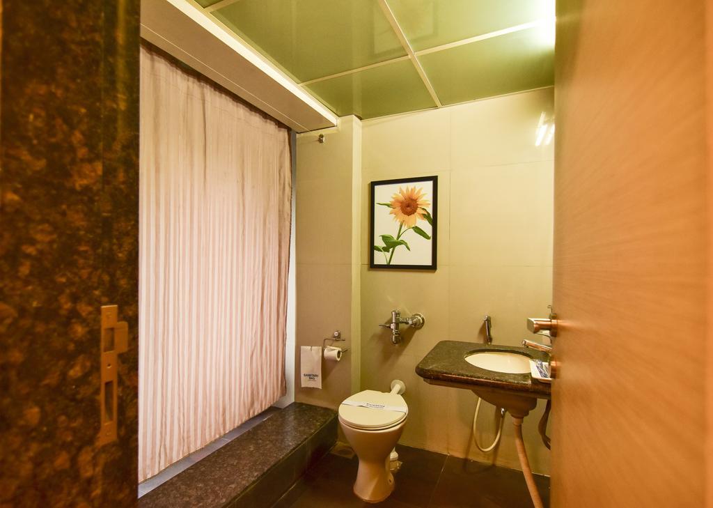 My Bizz Hotel Sapna Pune Luaran gambar